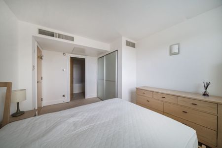 2 Bedroom - Photo 5
