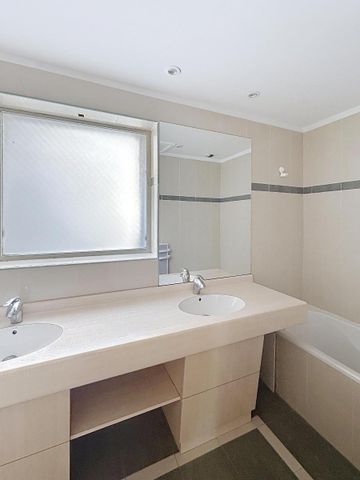 Location Appartement 2 pièces 65m² NARBONNE 11100 - Photo 5