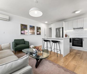 Stylish One-Bedroom Apartment in the Heart of Armadale - Photo 2