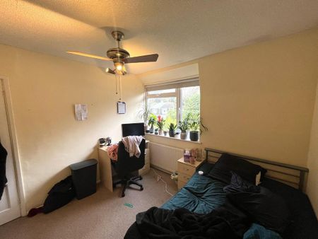 4 bedroom house to rent - Photo 2