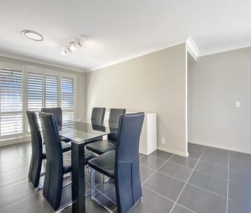 Stylish Modern Home - Photo 3