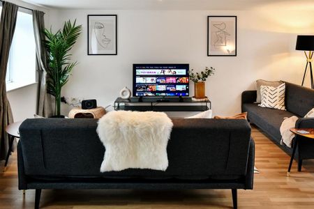 2 bedroom flat to rent - Photo 2