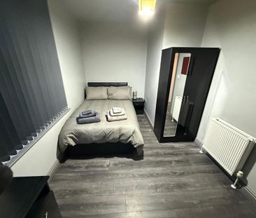 5 bedroom terraced house to rent - Photo 1
