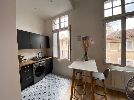 CHARMANT STUDIO LUMINEUX EN CV HISTORIQUE D'AIX-EN-PROVENCE - Photo 3