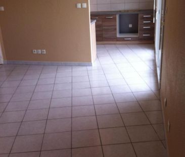 Location Appartement 3 pièces 71m² DECINES CHARPIEU 69150 - Photo 3