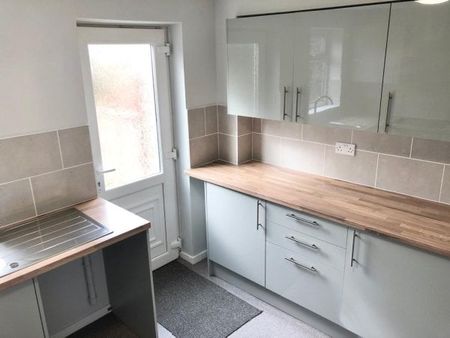 Okehampton Crescent, Nottingham, NG3 - Photo 2