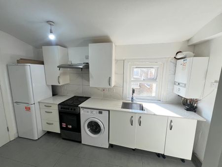 1 bedroom flat to rent - Photo 5