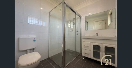 Renovated 4 Bedroom Home, In A Prime Location! - Photo 4