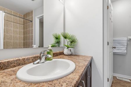 For Lease - 402 SADAR Private, Barrhaven, Ontario - Photo 3