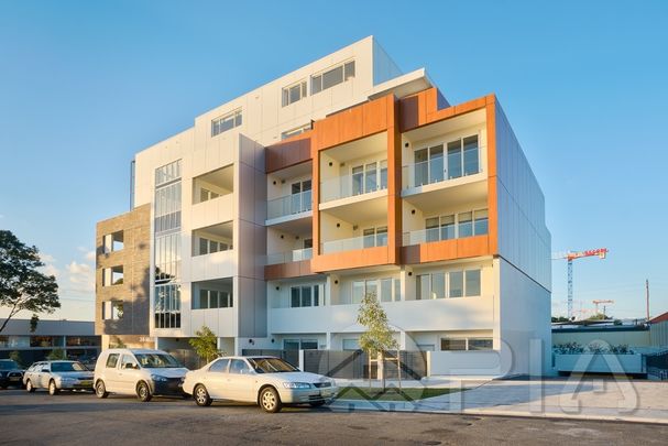 Studio apartment for lease in Campsie - Photo 1
