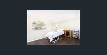 Beautifully Presented Family Home - Photo 5