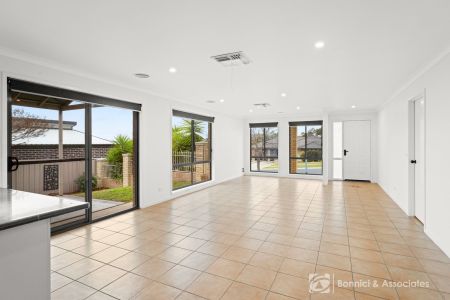 CHARMING THREE BEDROOM HOME - Photo 5