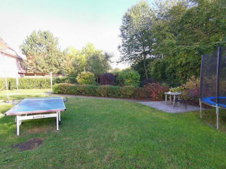 Süße 2-Raum-DG-Wohnung mit separater Küche (inkl. EBK) und Tageslicht-Wannenbad - 47 m² Grundfläche - Photo 4