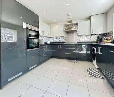 Fleet Road, Farnborough, Hampshire, GU14 - Photo 2