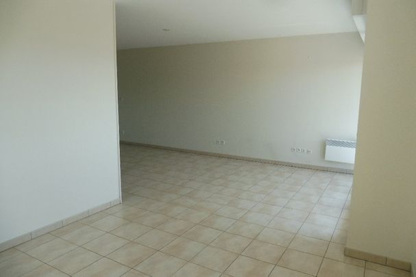 Location Appartement 3 pièces 84m² ANGOULEME 16000 - Photo 1