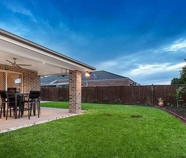 Spacious Modern Family Home in Pakenham - Photo 1