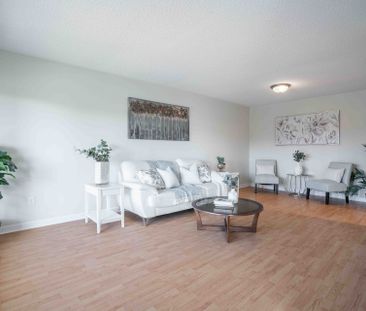 For Lease - 2559 Kingsberry Crescent, Mississauga, Ontario - Photo 2