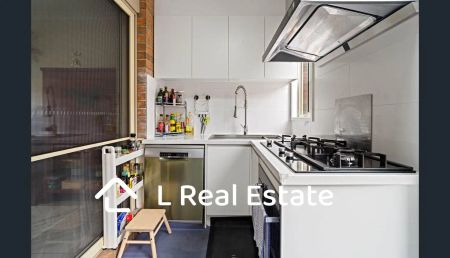 “Unfurnished 4-bedroom house for rent” - Photo 2