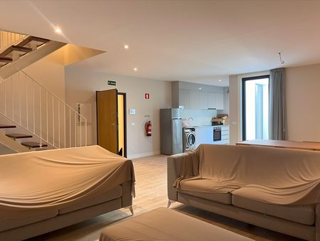 Apartamento T3 com Terraço no Centro do Porto - Photo 2