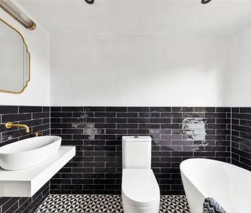 5 bedroom semi-detached house to rent - Photo 4