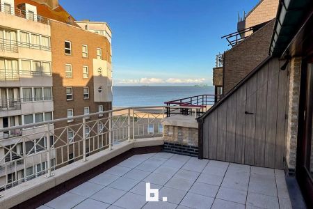 Prachtige triplex appartement te Knokke met 2 grote terrassen en zeezicht - Photo 2