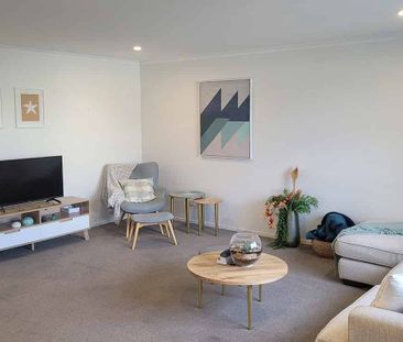 Fully furnished, ready to move in 2 bedroom home - Photo 2