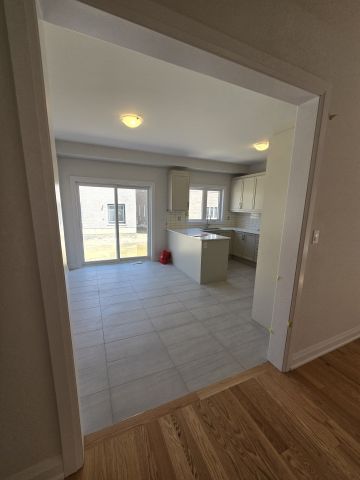 For Lease - 8 La Reine Avenue, Richmond Hill, Ontario - Photo 5