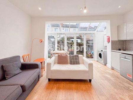 5 bedroom terraced house to rent - Photo 4