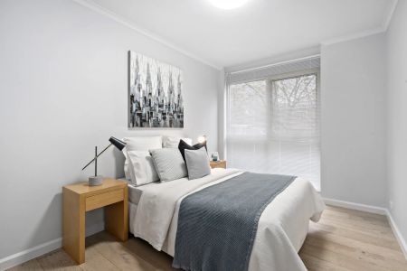 Bright and Modern Apartment Next to Fawkner Park! - Photo 2