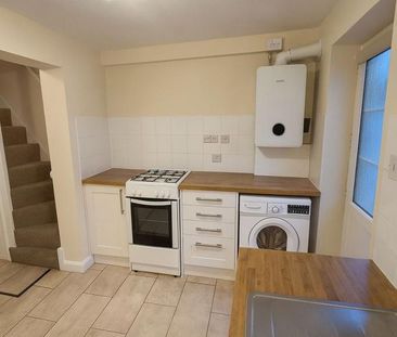2 bedroom terraced house to rent - Photo 4