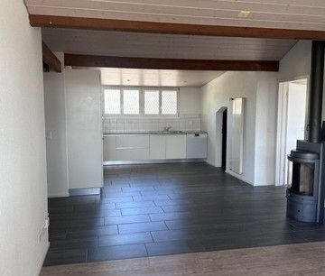 Charmante 2.5-Zimmer-Wohnung in Egetswil (Kloten) / Schwimmteich zu... - Photo 3