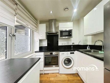 London Road, High Wycombe, Buckinghamshire, HP11 - Photo 4