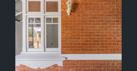 Spacious 5-Bedroomed House - available now! - Photo 4