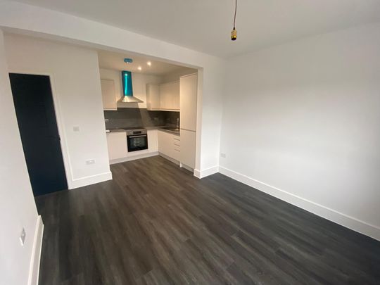 29a High Street, SS6 7EW - Photo 1