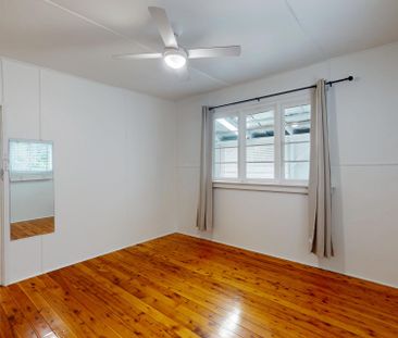 4 Cudgee Avenue, Summerland Point NSW 2259 - Photo 5