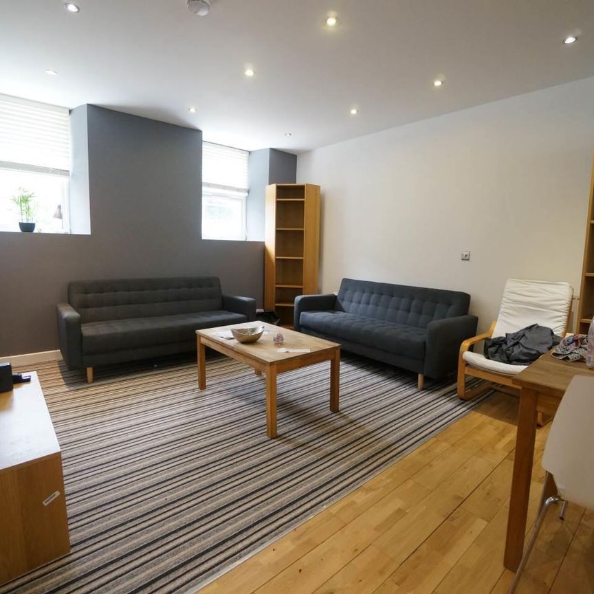 Flat 1, Seion Chapel Ambrose Street - Photo 1
