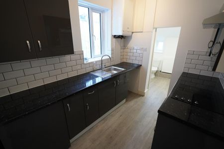 3 bedroom terraced house to rent - Photo 5