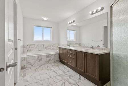 For Lease - 56 Rockledge Drive, Hamilton, Ontario - Photo 3