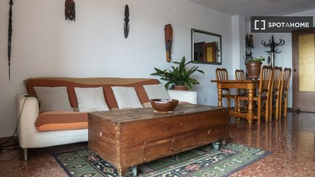 valencia, Valencian Community 46009 - Photo 2