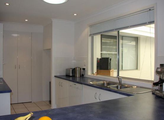 30 Waitomo Street, Broadbeach Waters - Photo 1