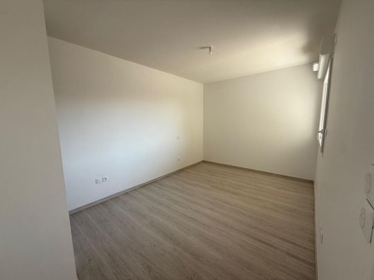 location Appartement T2 DE 46.9m² À CASTELGINEST - Photo 1