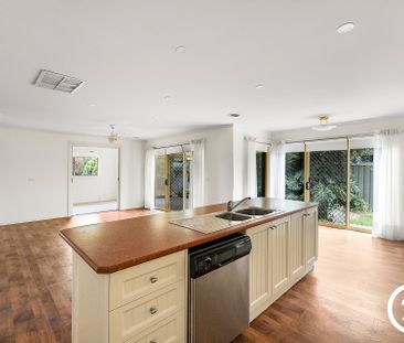 Like New - Immaculate Established Family Home - Photo 2