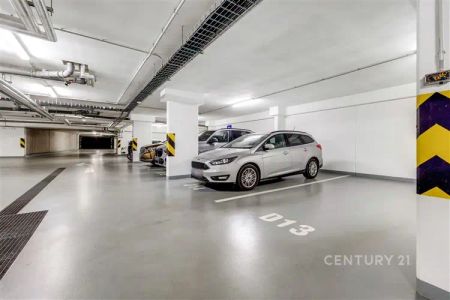 Extra velké 1+kk na pronájem s balkonem, parkováním a sklepem. Praha 9 Letňany. Blízko metra. Částečně zařízeno včetně myčky nádobí. Ihned k nastěhování. - Fotografie 2