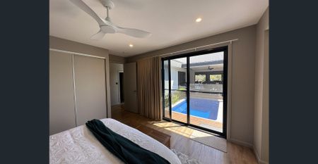 GOLD COAST WATERFRONT ISLAND LIVING WITH YOUR OWN PONTOON - Photo 4