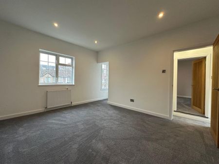 4 bedroom detached house to rent - Photo 2