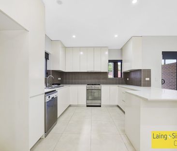 Modern Style 4 Bedroom family home! - Photo 4