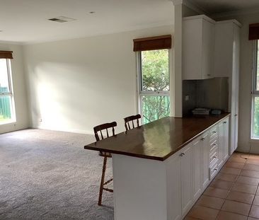 Fresh & Perfectly Located - Photo 4