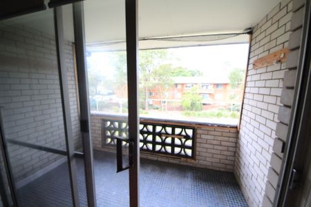 Prime Location and Lock up garage - Photo 2