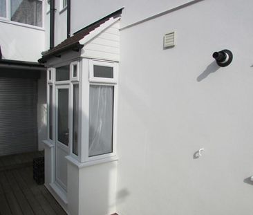 2 bedroom property to rent - Photo 3