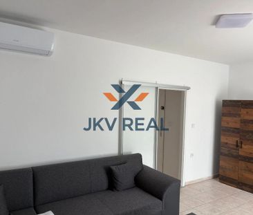 Na prenájom priestranný 2-izbový byt – Fraňa Mojtu - Photo 1